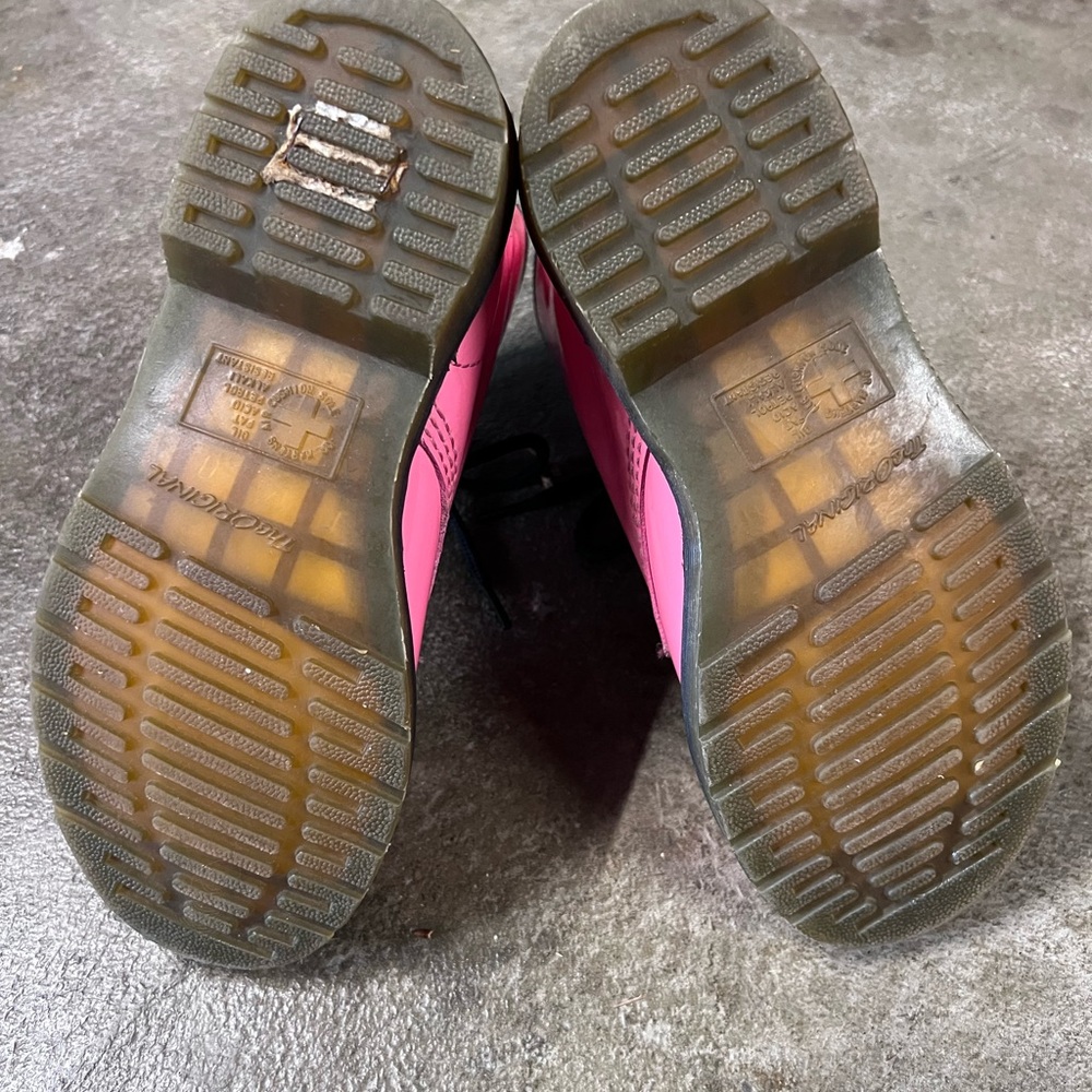 Dr. Martens Pink pleather Lace-Up Boots - Picture 3 of 4